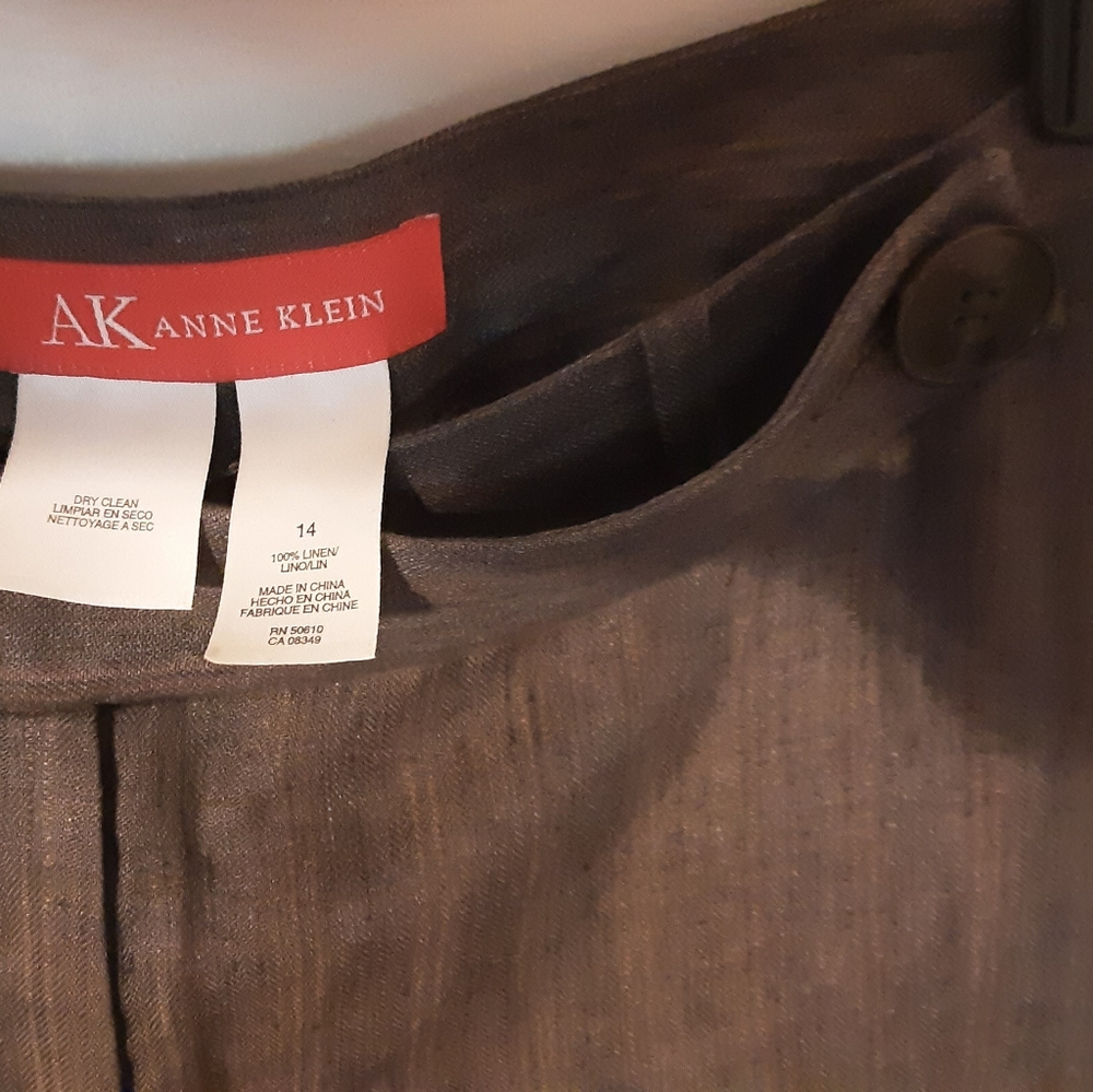 Woman's  dress pants
